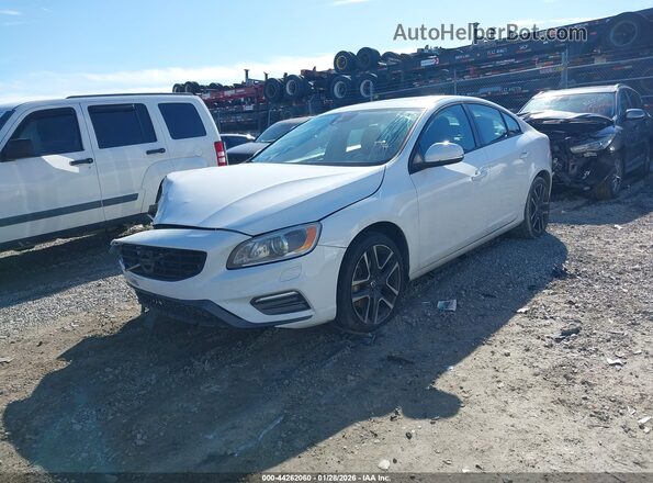 YV140MTL7J2451859 2018 VOLVO S60 Белый Передняя левая четверть