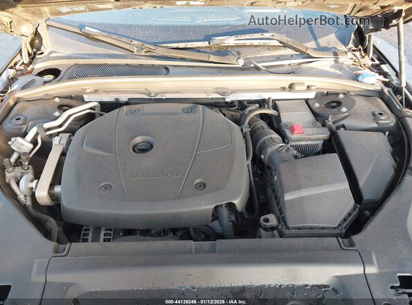 YV1A22ML4H1013901 2017 VOLVO S90 Black Շարժիչի բաժամունքի տեսք