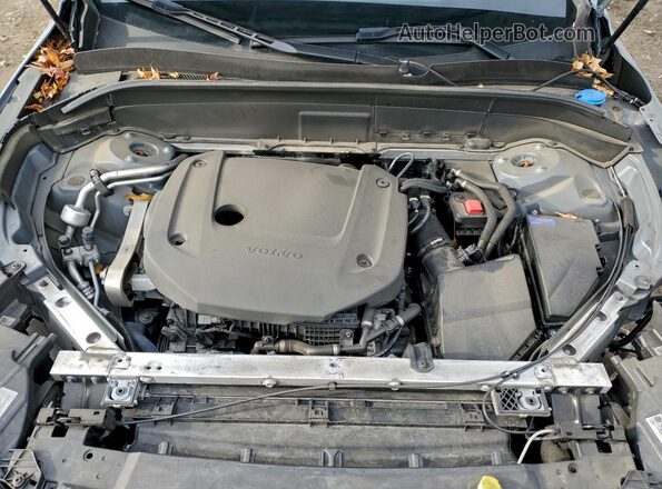 YV4062PA1P1938907 2023 VOLVO XC90 Gray Vista del compartimento del motor