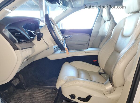 YV4062PA3P1922434 2023 VOLVO XC90 White Vista interior delantera