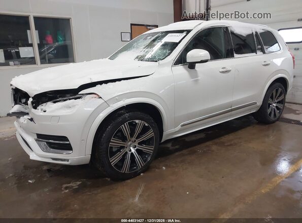 YV4062PA7P1949930 2023 VOLVO XC90 White Przód lewy
