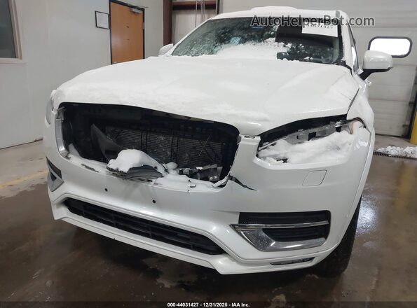 YV4062PA7P1949930 2023 VOLVO XC90 White Widok z przodu