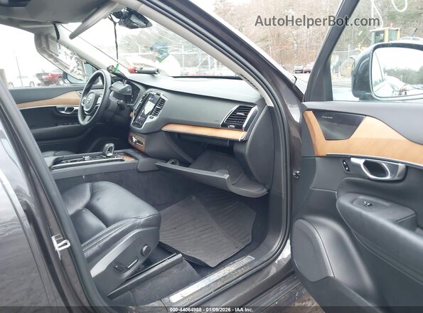 YV4062PN7P1923427 2023 VOLVO XC90 Black Widok wnętrza z przodu