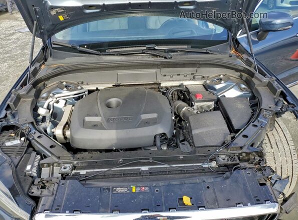 YV4102DL0M1886211 2021 VOLVO XC60 Blue Vista del compartimento del motor