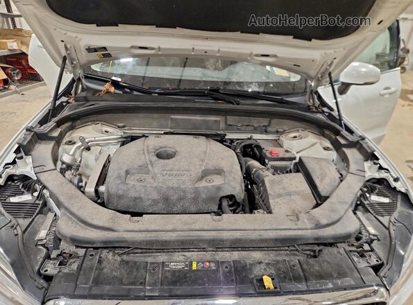 YV4102RK6L1558970 2020 VOLVO XC60 White Engine compartment view