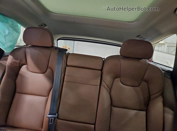 YV4102RK6L1558970 2020 VOLVO XC60 White Rear seats view