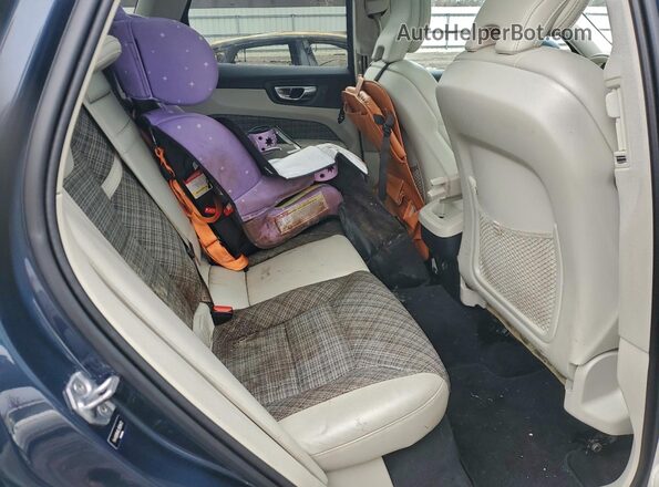 YV4102RK6L1559472 2020 VOLVO XC60 Blue Vista interior trasera