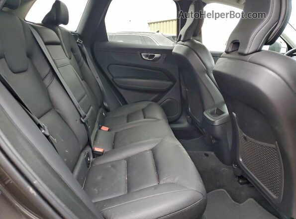 YV4102RK8M1835667 2021 VOLVO XC60 Gray Вид задньої частини салону