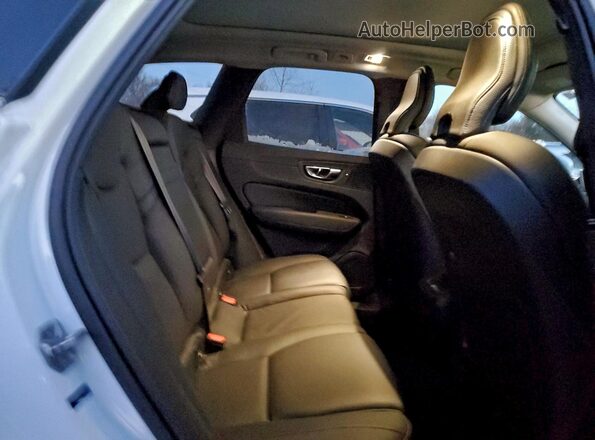 YV4102RK9L1441013 2020 VOLVO XC60 White 