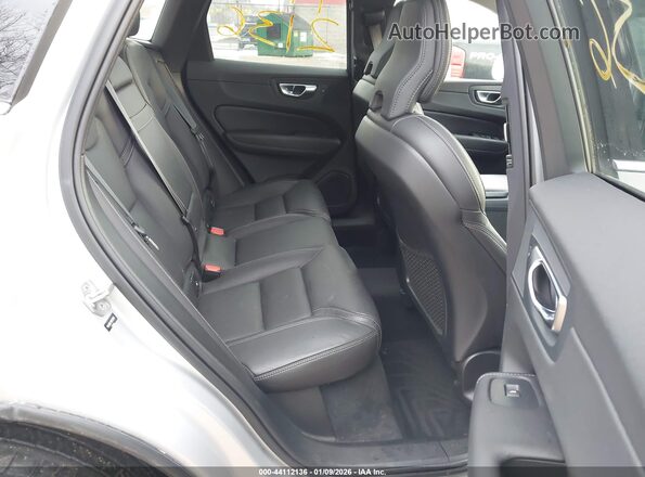 YV4102RL1M1753613 2021 VOLVO XC60 Серебряный Вид наклейки с VIN-кодом