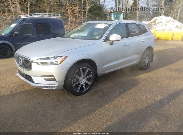 YV4102RL1M1753613 2021 VOLVO XC60 Серебряный Передняя левая четверть