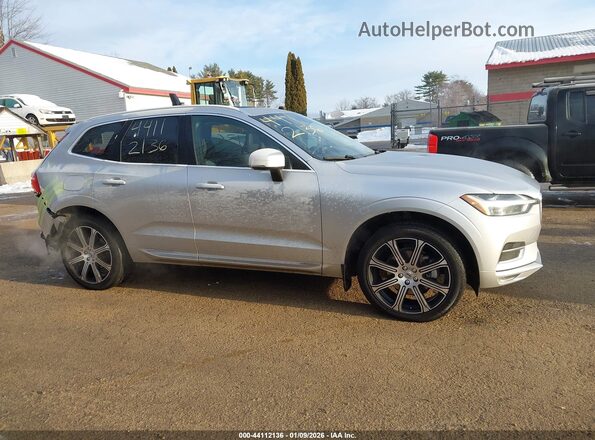 YV4102RL1M1753613 2021 VOLVO XC60 Серебряный Вид задней части салона
