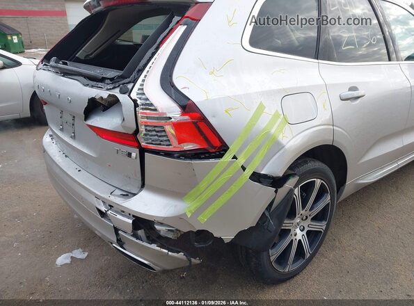 YV4102RL1M1753613 2021 VOLVO XC60 Серебряный Вид спереди