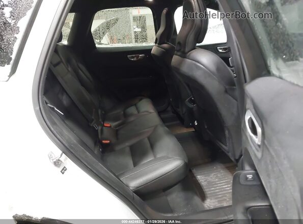 YV4102RL4L1421180 2020 VOLVO XC60 White 