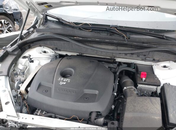 YV4102RL9L1559751 2020 VOLVO XC60 White 