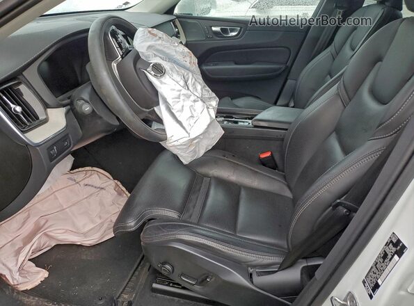 YV4102RLXM1882059 2021 VOLVO XC60 White Vista interior delantera