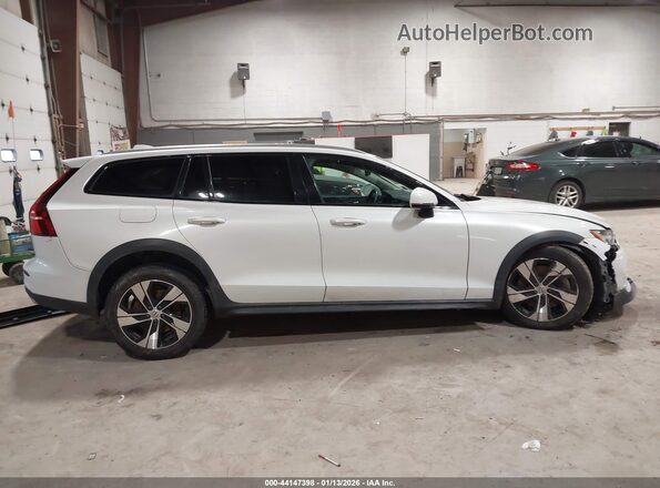 YV4102WK9L1043983 2020 VOLVO V60 CROSS COUNTRY White Вид задньої частини салону