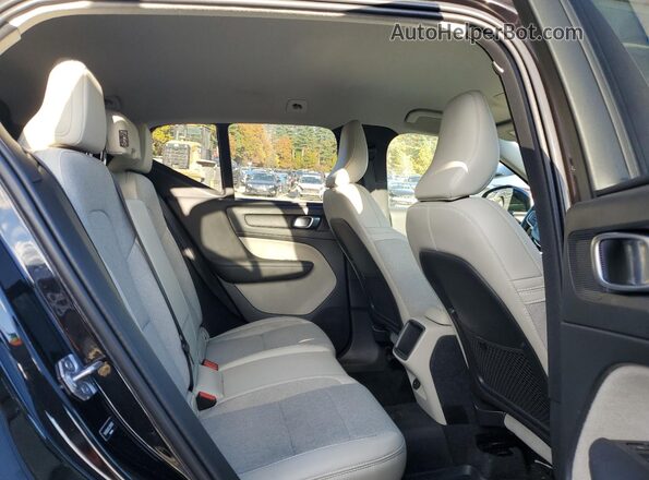 YV4162UK2L2287602 2020 VOLVO XC40 Black Вид задньої частини салону