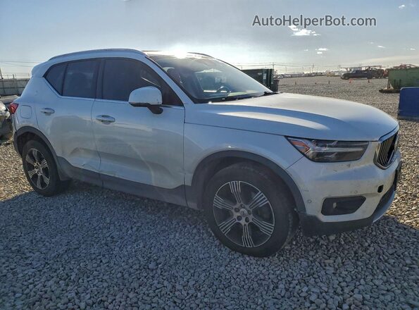 YV4162UL5K2056555 2019 VOLVO XC40 White Front right