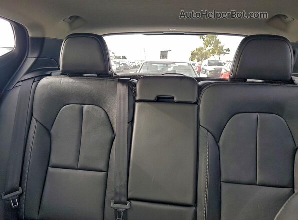 YV4162UL6L2292021 2020 VOLVO XC40 Gray უკანა სავარძლების ხედი