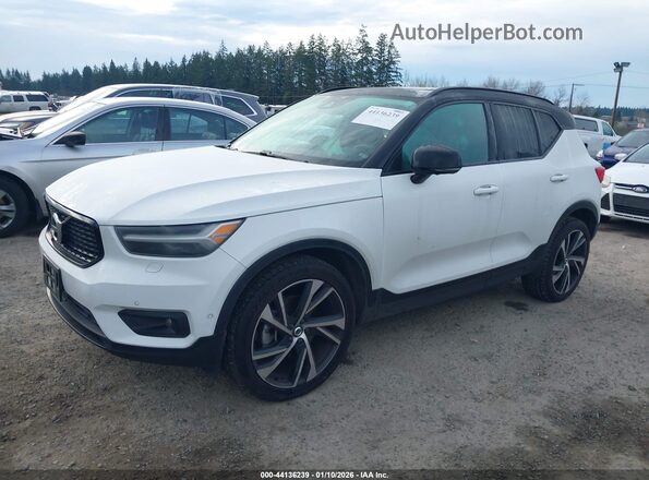 YV4162UM0N2714151 2022 VOLVO XC40 White Передня ліва чверть