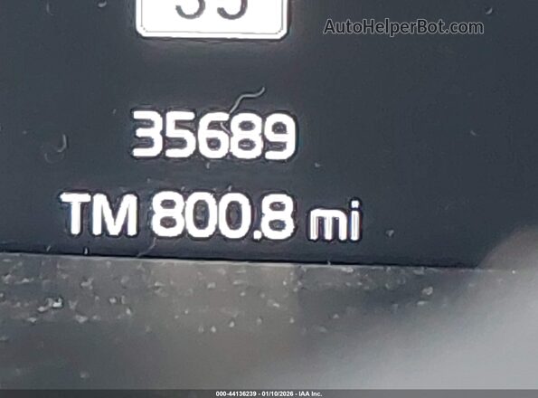 YV4162UM0N2714151 2022 VOLVO XC40 White 