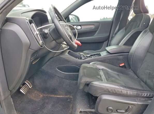 YV4162UM2M2396838 2021 VOLVO XC40 White Սալոնի դիմացի տեսք