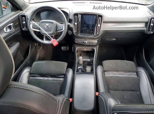 YV4162UM2M2396838 2021 VOLVO XC40 White Առջևի վահանակի տեսք