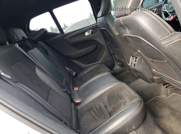 YV4162UM2M2396838 2021 VOLVO XC40 White Սալոնի հետևի տեսք