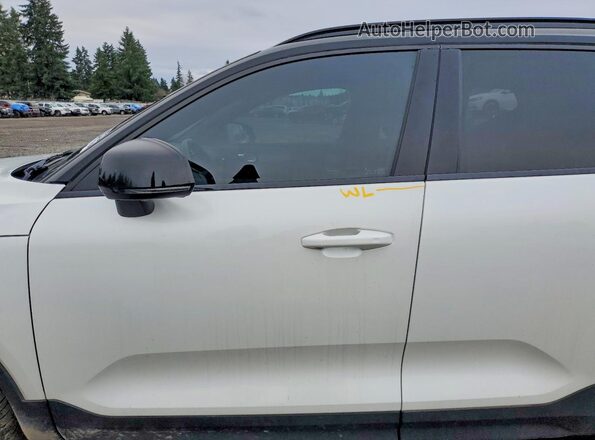 YV4162UM2M2396838 2021 VOLVO XC40 White VIN կոդի պիտակի տեսք