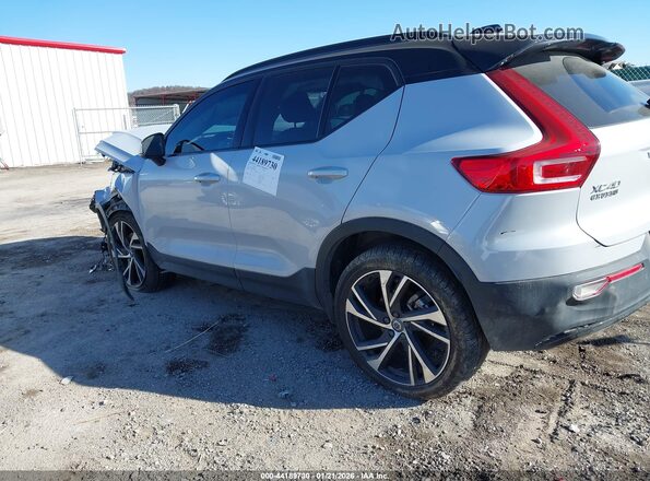 YV4162UM2N2665177 2022 VOLVO XC40 Gray Панорамний вид салону 360°