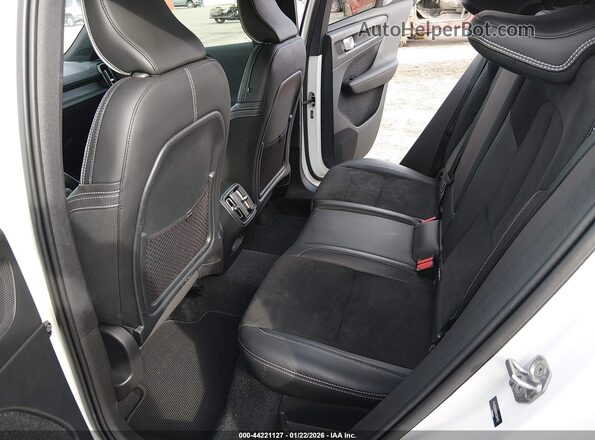 YV4162UM3M2394113 2021 VOLVO XC40 White VIN კოდის სტიკერის ხედი