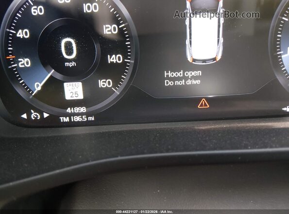 YV4162UM3M2394113 2021 VOLVO XC40 White 