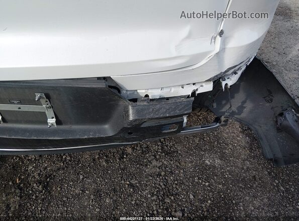 YV4162UM3M2394113 2021 VOLVO XC40 White 