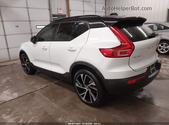 YV4162UM3M2617296 2021 VOLVO XC40 Белый Задняя левая четверть