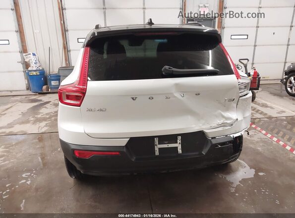 YV4162UM3M2617296 2021 VOLVO XC40 Белый 