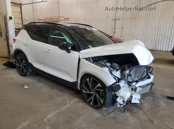 YV4162UM5K2047993 2019 VOLVO XC40 Белый Передняя правая четверть