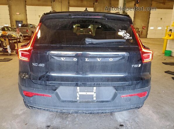 YV4162UM5M2581806 2021 VOLVO XC40 Черный 