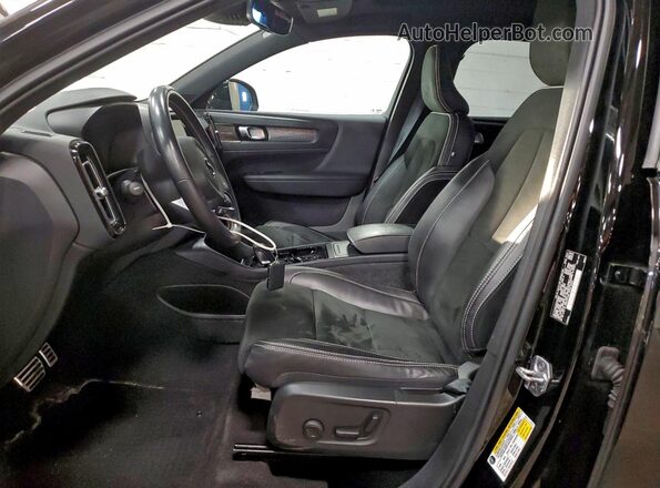 YV4162UM5M2581806 2021 VOLVO XC40 Черный 