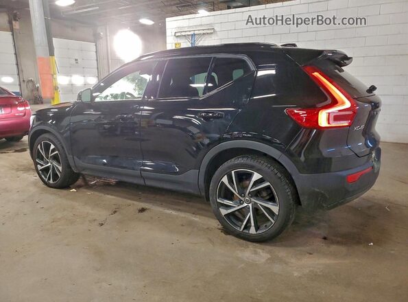 YV4162UM5M2581806 2021 VOLVO XC40 Черный 