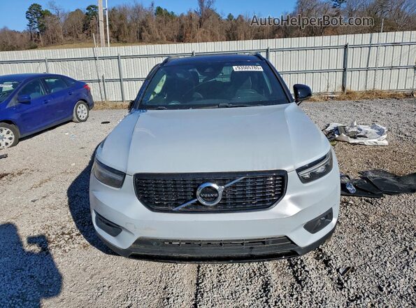 YV4162UM7M2516603 2021 VOLVO XC40 Silver წინა ხედი