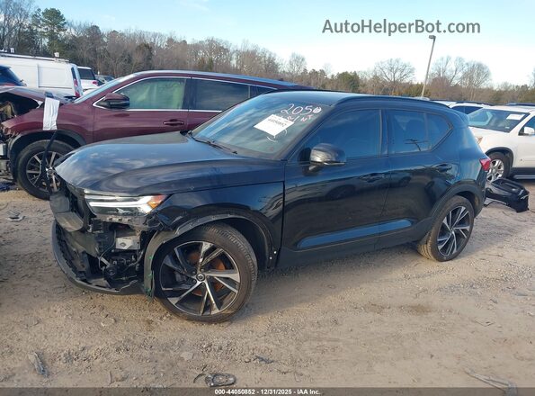 YV4162UMXM2502050 2021 VOLVO XC40 Black წინა მარცხენა ხედი სამი მეოთხედიდან