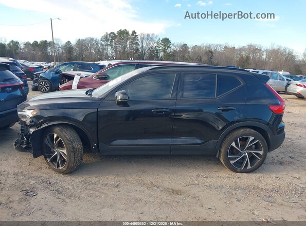 YV4162UMXM2502050 2021 VOLVO XC40 Black 