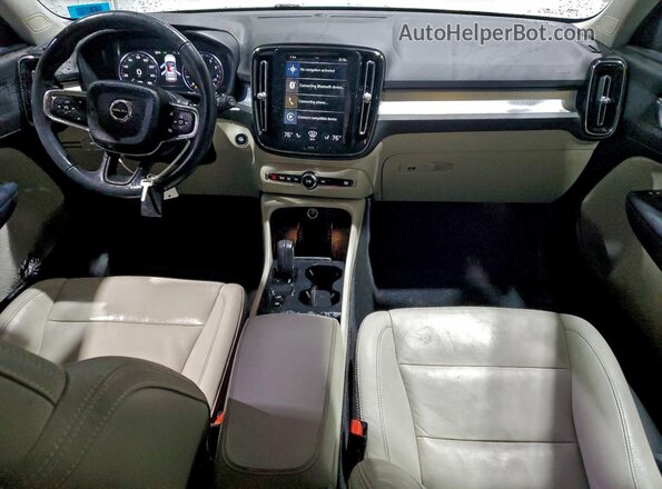 YV4162XZ1K2006963 2019 VOLVO XC40 Blue Вид панелі приладів