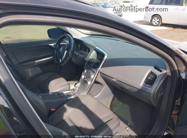 YV440MDJ2H2079597 2017 VOLVO XC60 Black Widok wnętrza z przodu