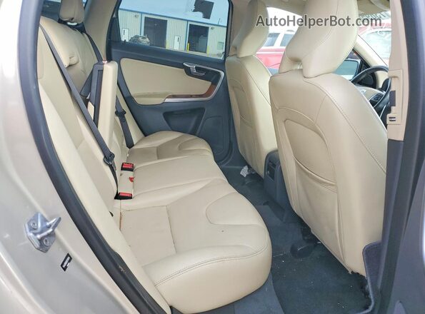 YV440MDU8H2018894 2017 VOLVO XC60 Gray Vista del compartimento del motor