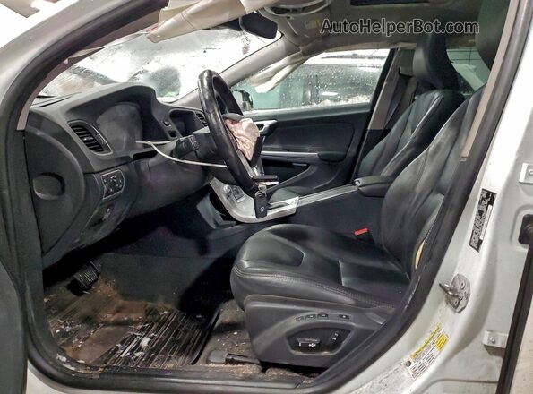 YV440MWK0H1041426 2017 VOLVO V60 White 