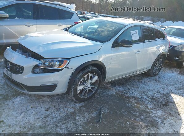 YV440MWK2J2047972 2018 VOLVO V60 CROSS COUNTRY White Front left