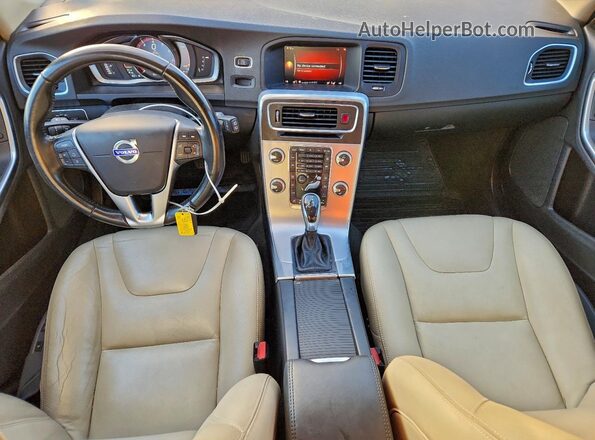 YV440MWK4J2042918 2018 VOLVO V60 Blue წინა პანელის ხედი