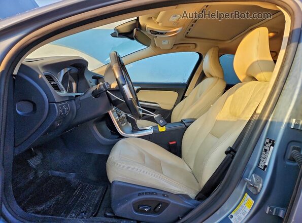 YV440MWK4J2042918 2018 VOLVO V60 Blue წინა სალონის ხედი